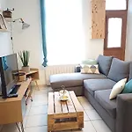 度假居 L'artistique, Maison Pour 5 Personnes, 2 Chambres, Stationnement Gratuit, Spacieux, Atypique