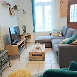 度假居 L'artistique, Maison Pour 5 Personnes, 2 Chambres, Stationnement Gratuit, Spacieux, Atypique *