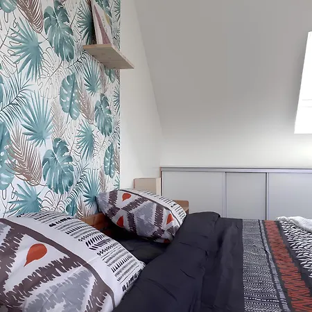 L'artistique, 4 Lits, 2 Chambres, Stationnement Gratuit, Spacieux, Atypique Amiens