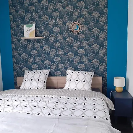 Nyaraló L'Artistique, Maison Pour 4 Personnes, 2 Chambres, Stationnement Gratuit, Petite Cour, Spacieux, Atypique Amiens