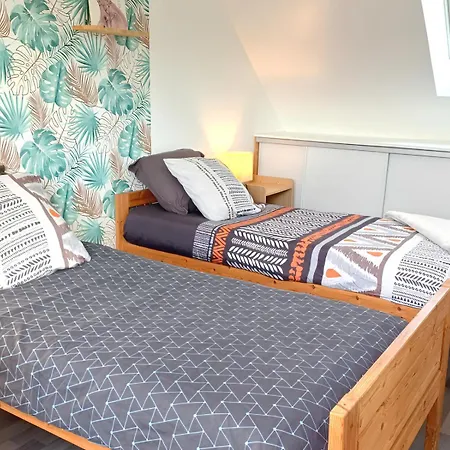 L'Artistique, Maison Pour 4 Personnes, 2 Chambres, Stationnement Gratuit, Petite Cour, Spacieux, Atypique Nyaraló *