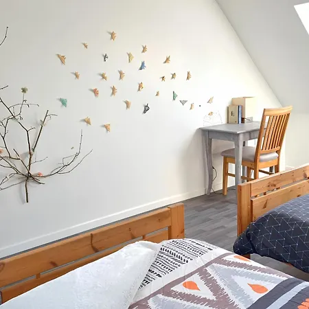 L'Artistique, Maison Pour 4 Personnes, 2 Chambres, Stationnement Gratuit, Petite Cour, Spacieux, Atypique Amiens