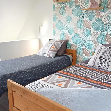 L'Artistique, Maison Pour 4 Personnes, 2 Chambres, Stationnement Gratuit, Petite Cour, Spacieux, Atypique Amiens